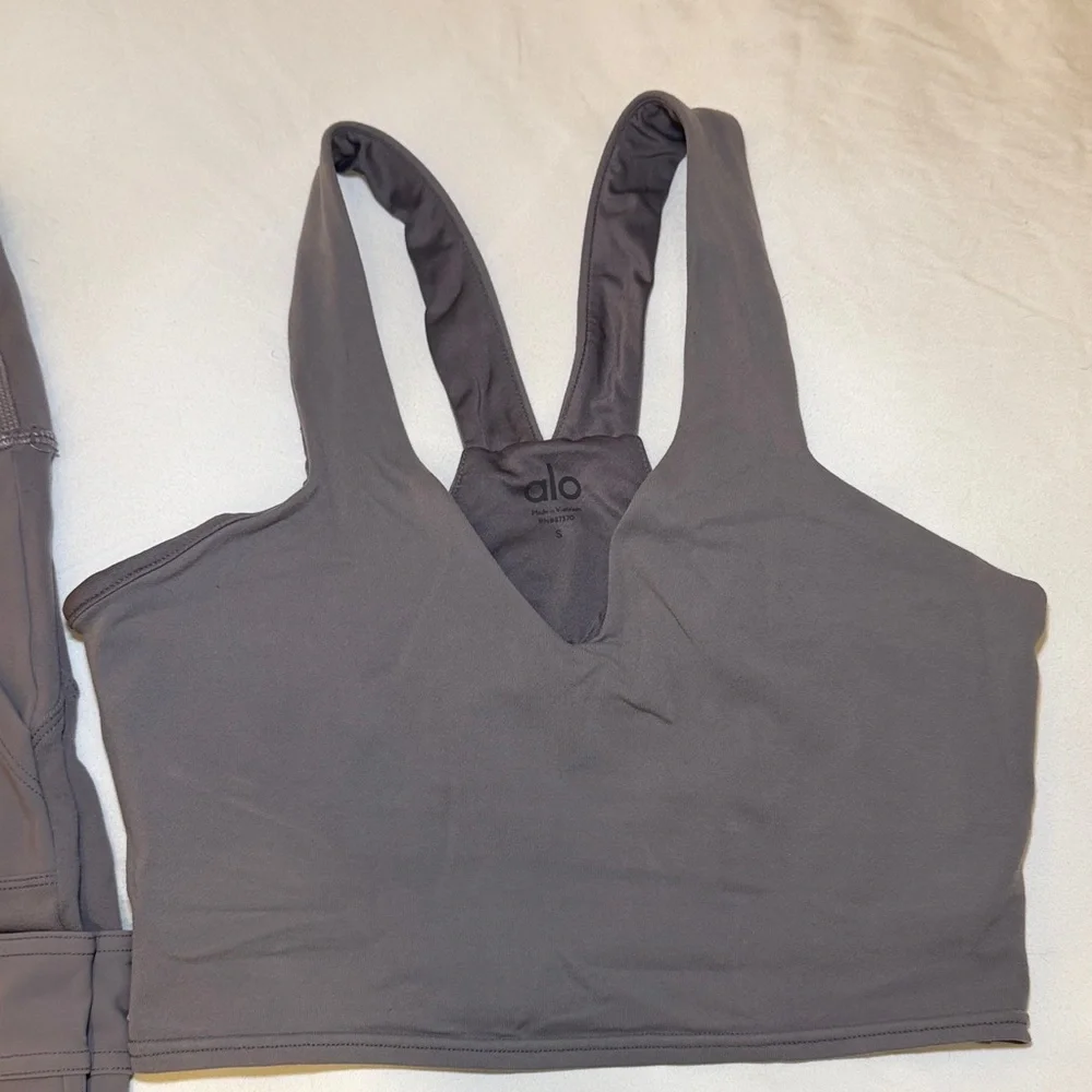 ALO Yoga Gray Leggings and Top Set - Picture 3 of 8